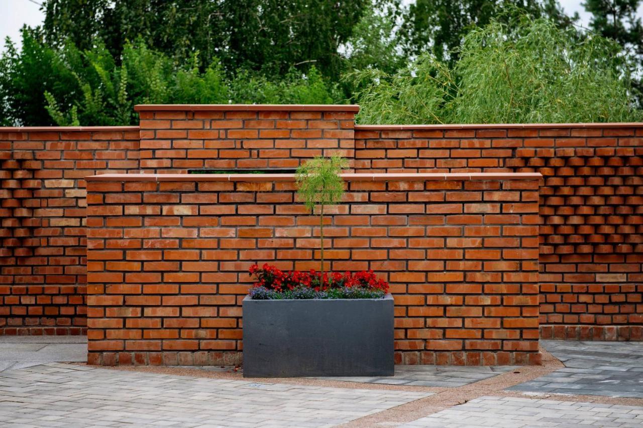 Отель Gosciniec Ceglane Katy Dwikozy Экстерьер фото